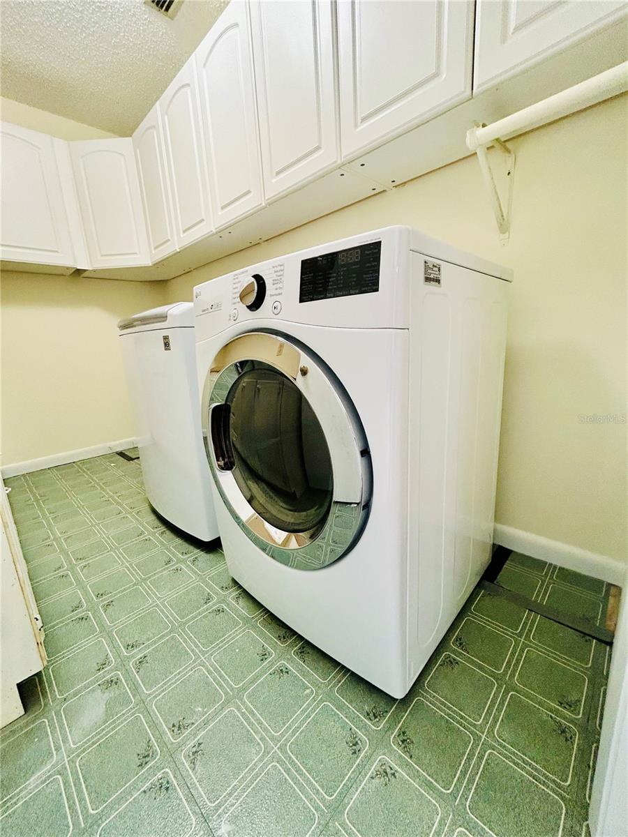 ORANGE WAY 02 - Residential