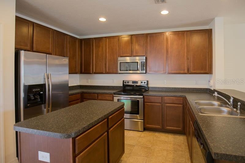 FISHHAWK RANCH TOWNHOMES - Residential Lease