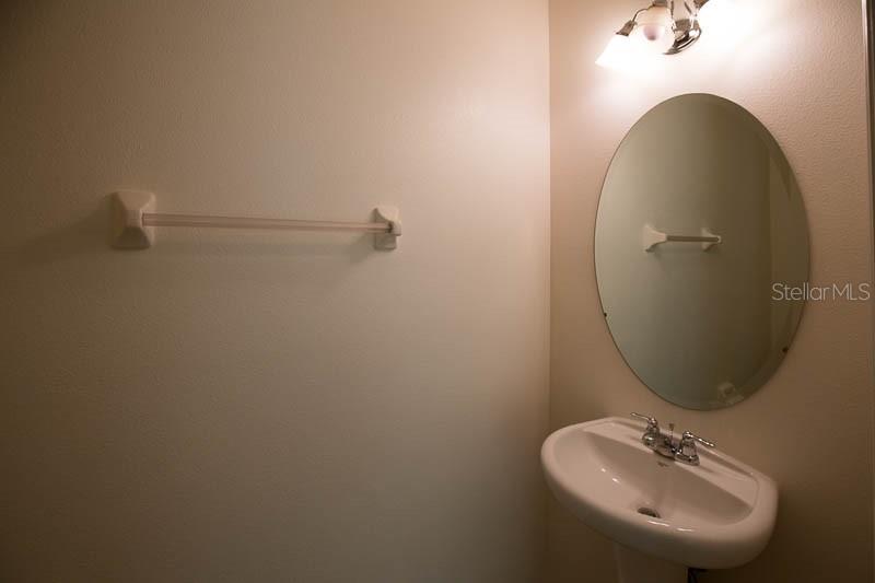 FISHHAWK RANCH TOWNHOMES - Residential Lease