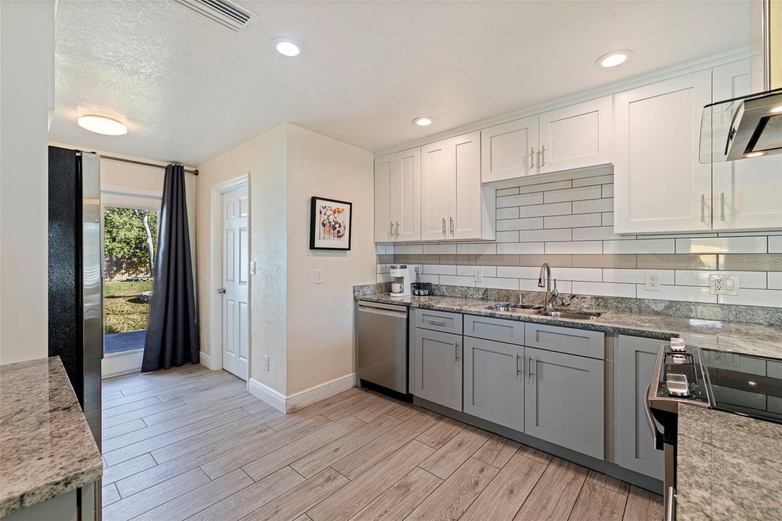 JUNGLE TERRACE SEC B - Residential