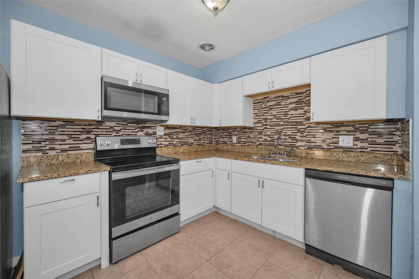 BAYWOOD SHORES 1ST ADD - Residential