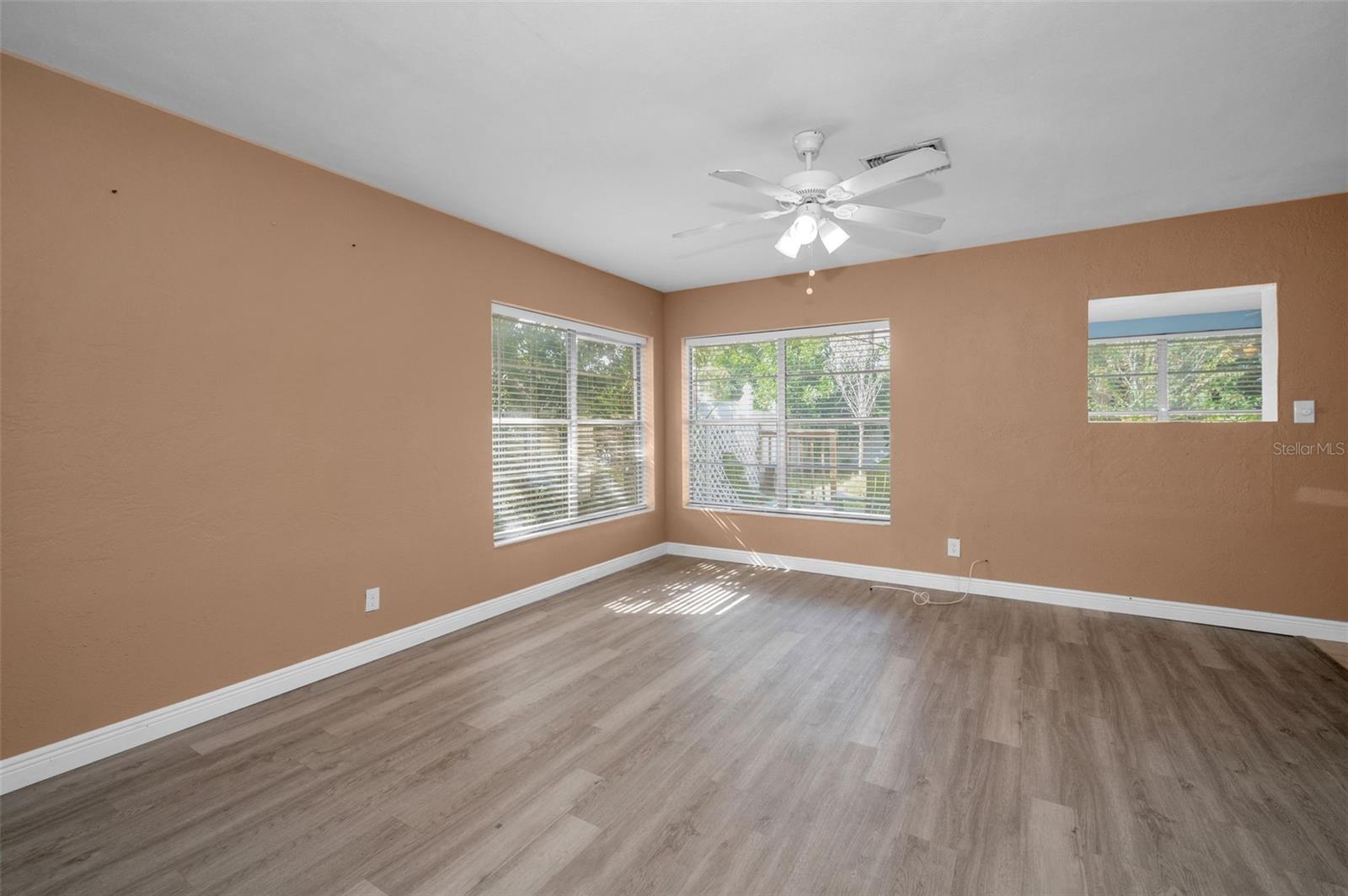 BAYWOOD SHORES 1ST ADD - Residential