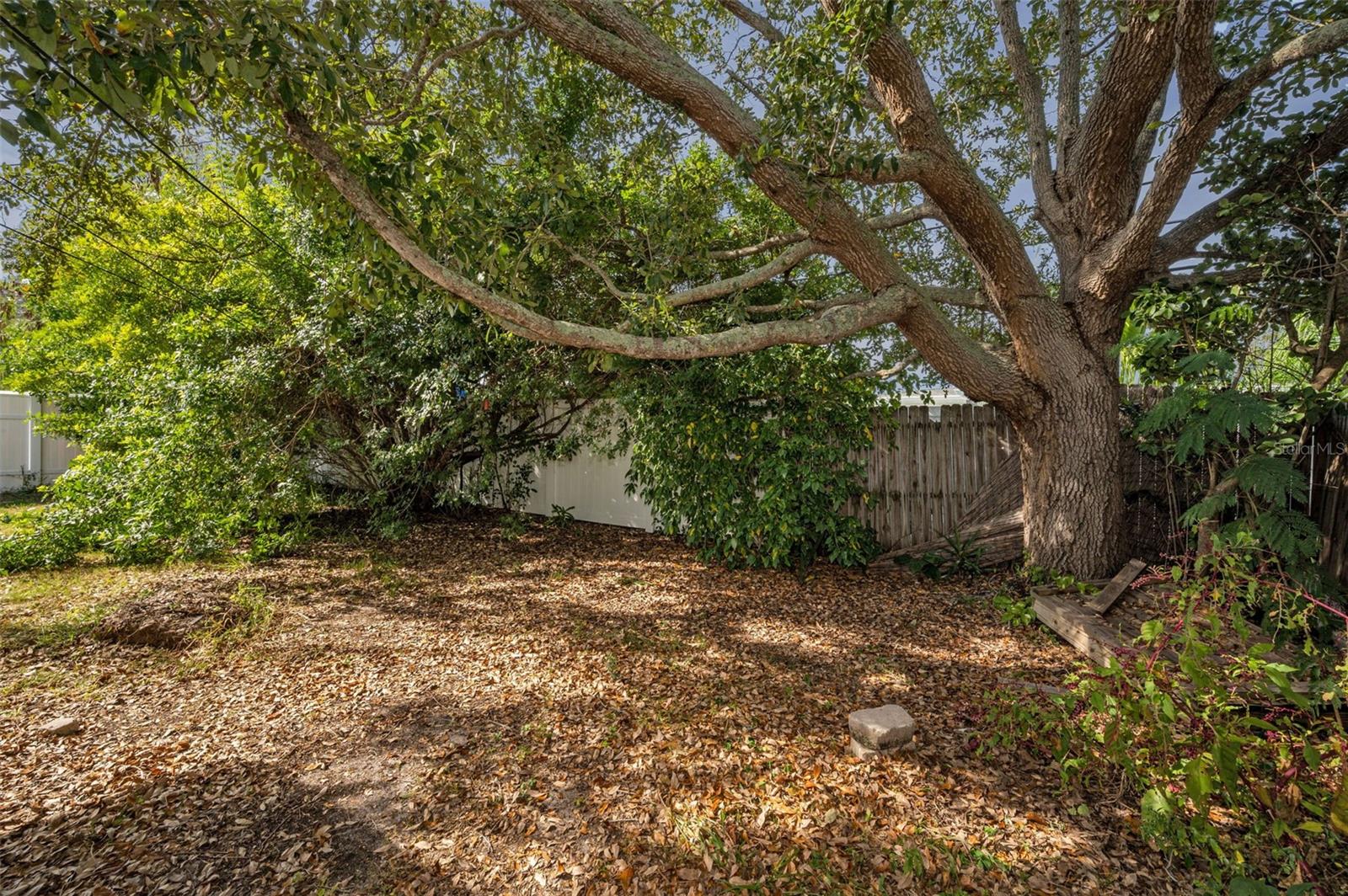 BAYWOOD SHORES 1ST ADD - Residential