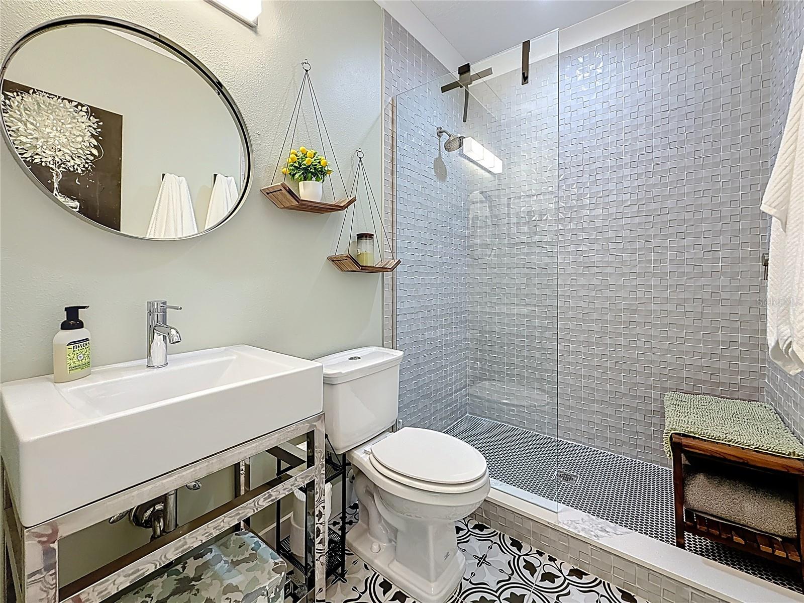 PALM BEACH OF INDIAN SHORES CONDO - Residential