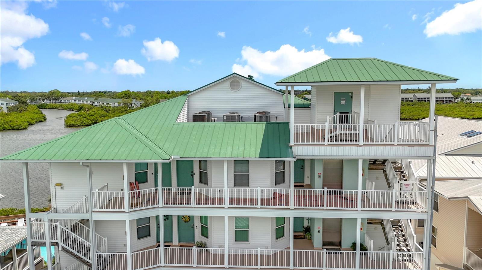 19817 GULF BOULEVARD 609