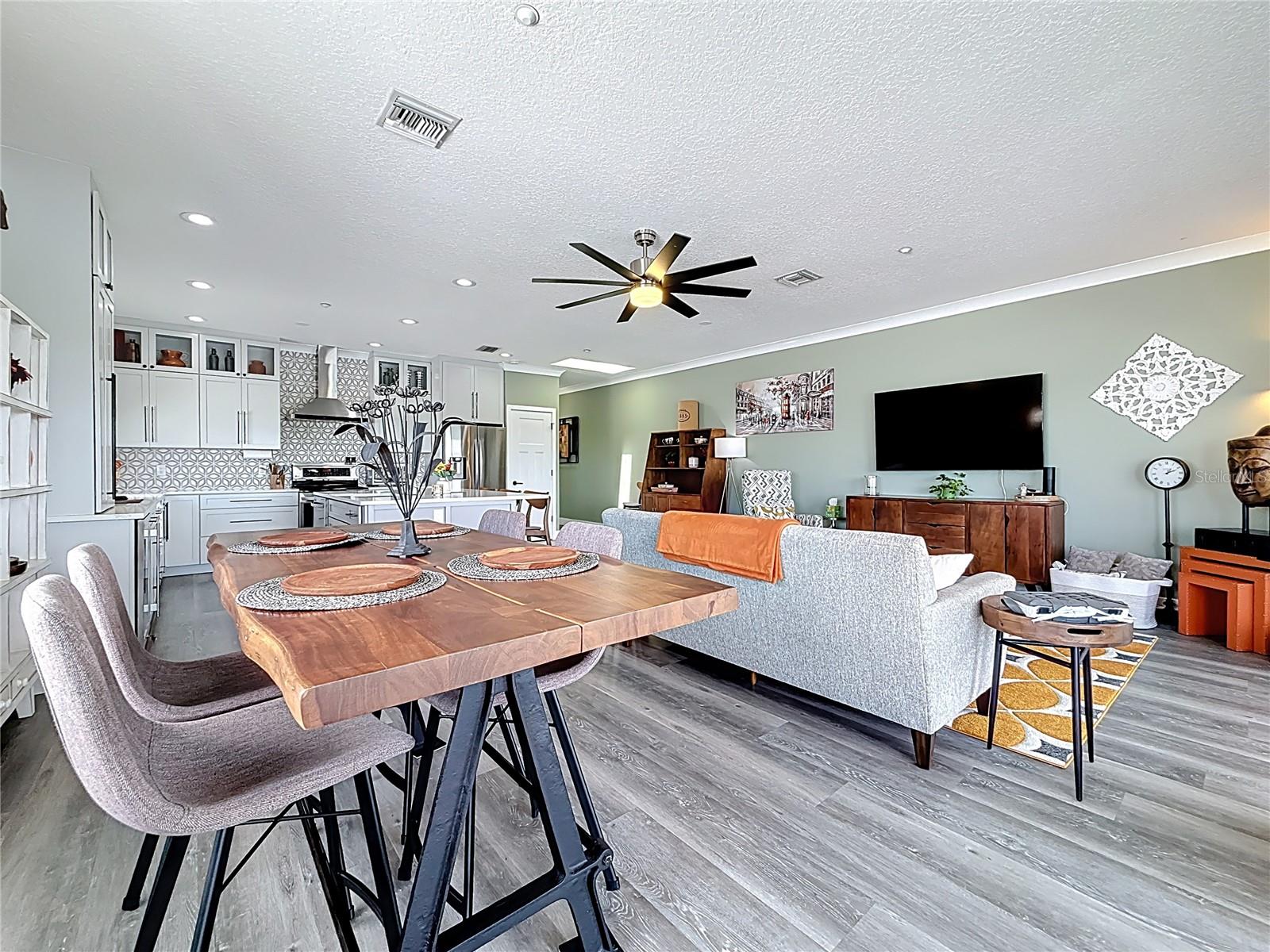 PALM BEACH OF INDIAN SHORES CONDO - Residential