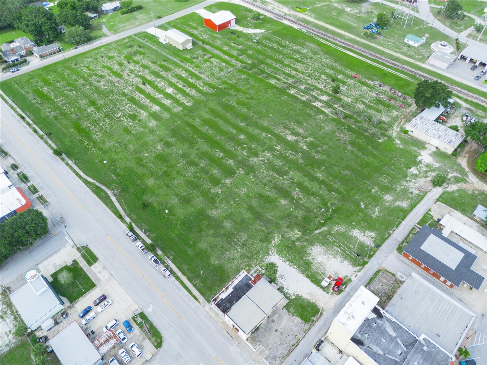 SKIPPER E E SUB - Land