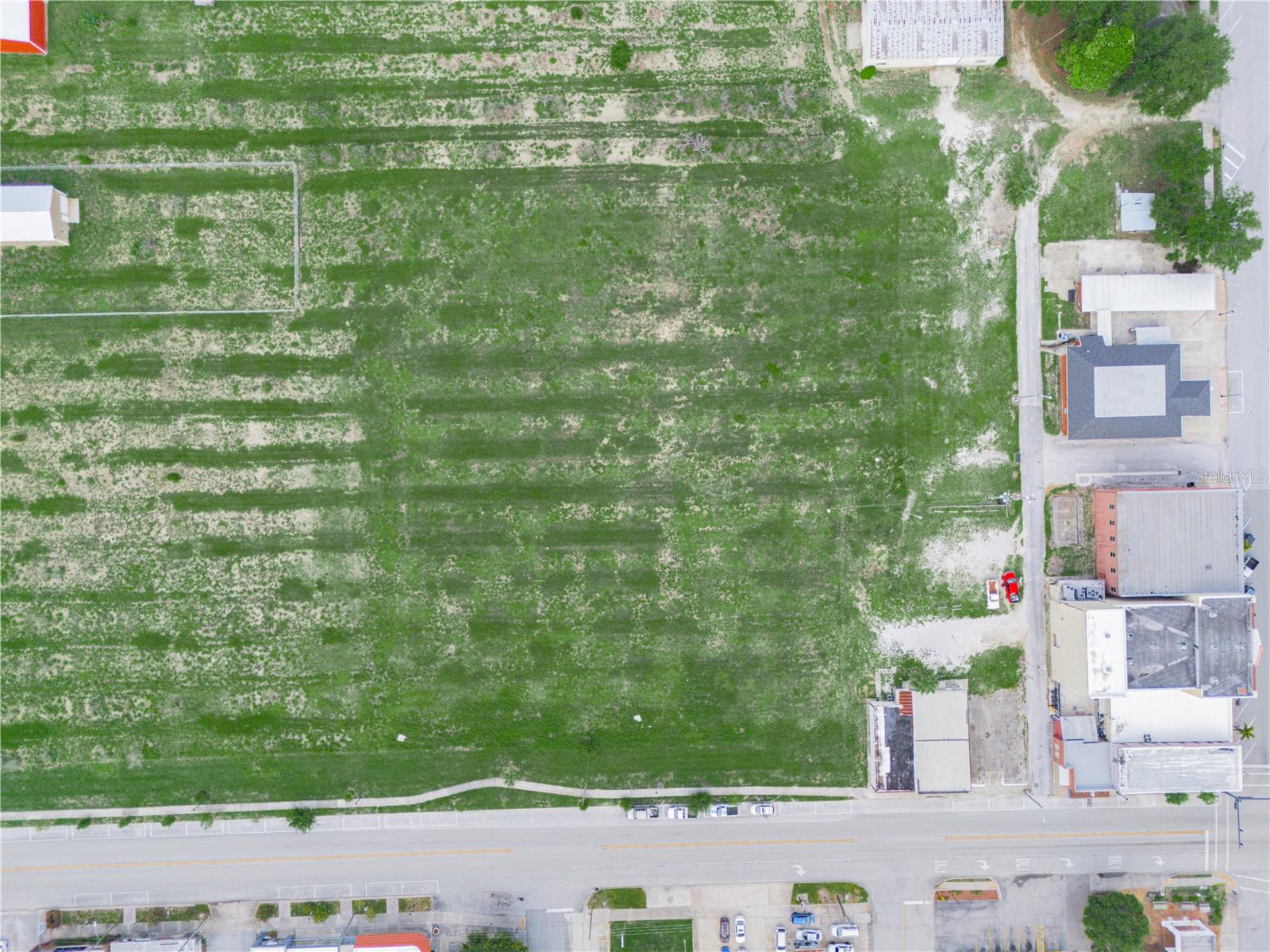 SKIPPER E E SUB - Land