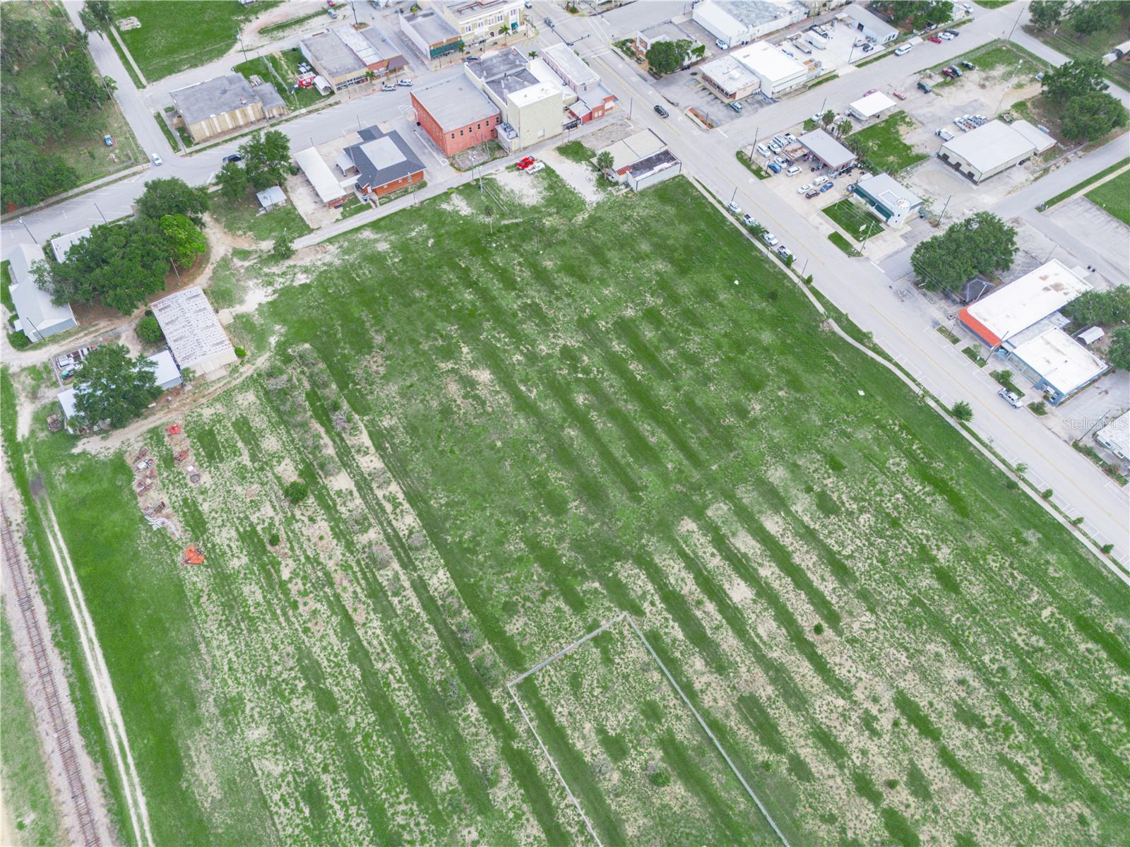 SKIPPER E E SUB - Land