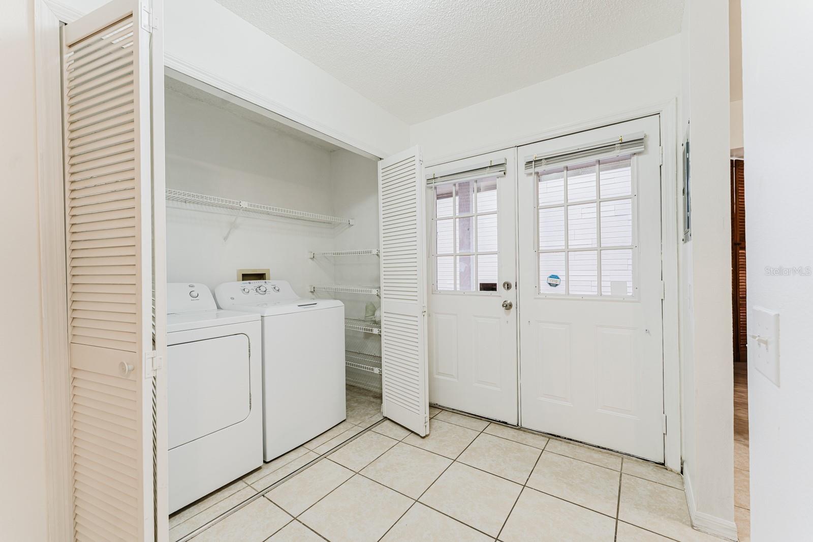 LAKEVIEW VLG CONDO NO 10 - Residential