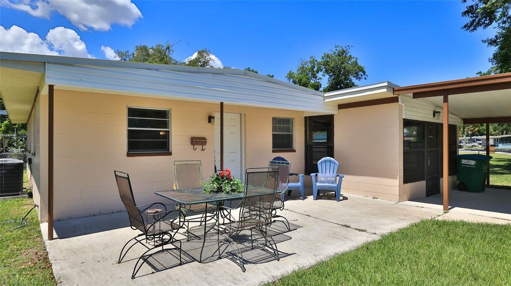 Photo of 536 Dorothy Avenue, Daytona Beach, FL 32117 (MLS # V4948780)