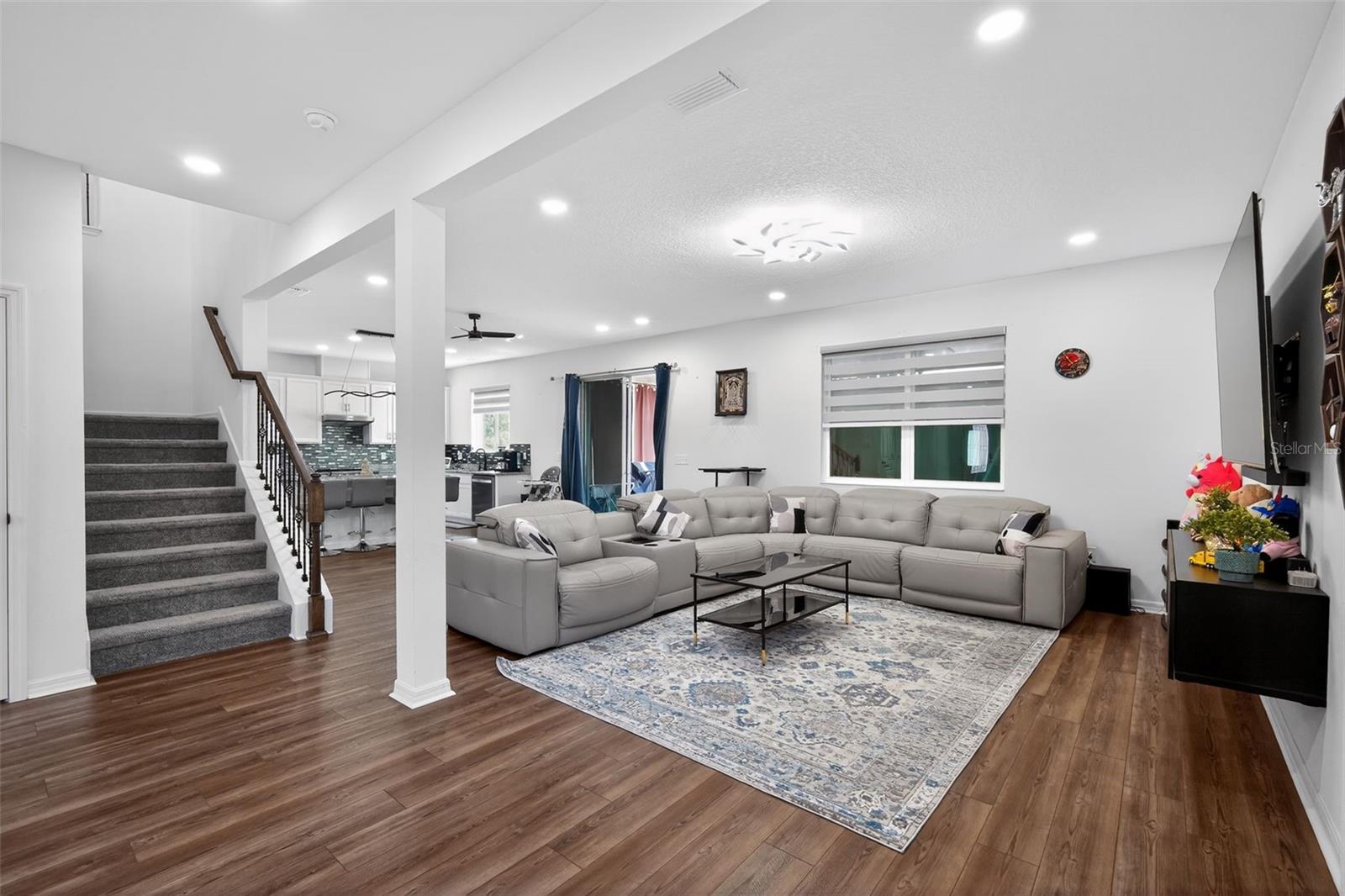 WILLIAMS POINTE - Residential