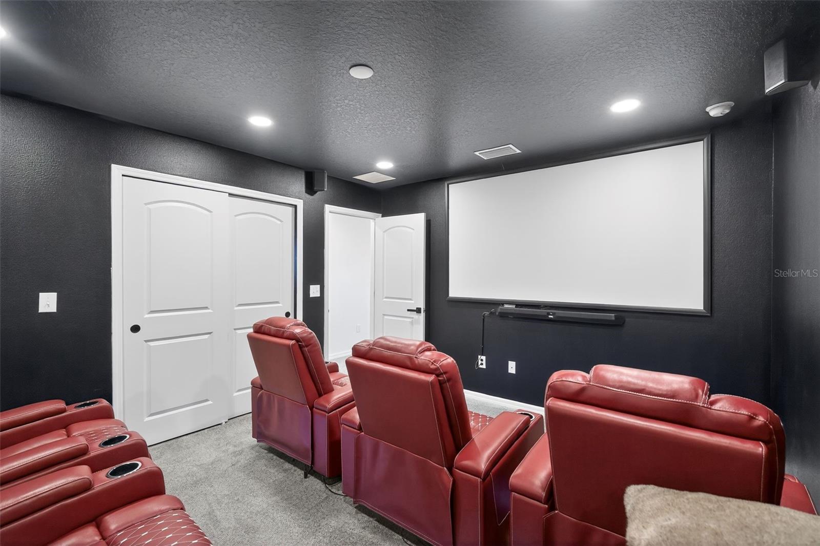 WILLIAMS POINTE - Residential