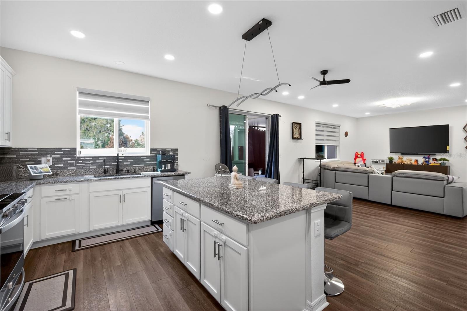 WILLIAMS POINTE - Residential