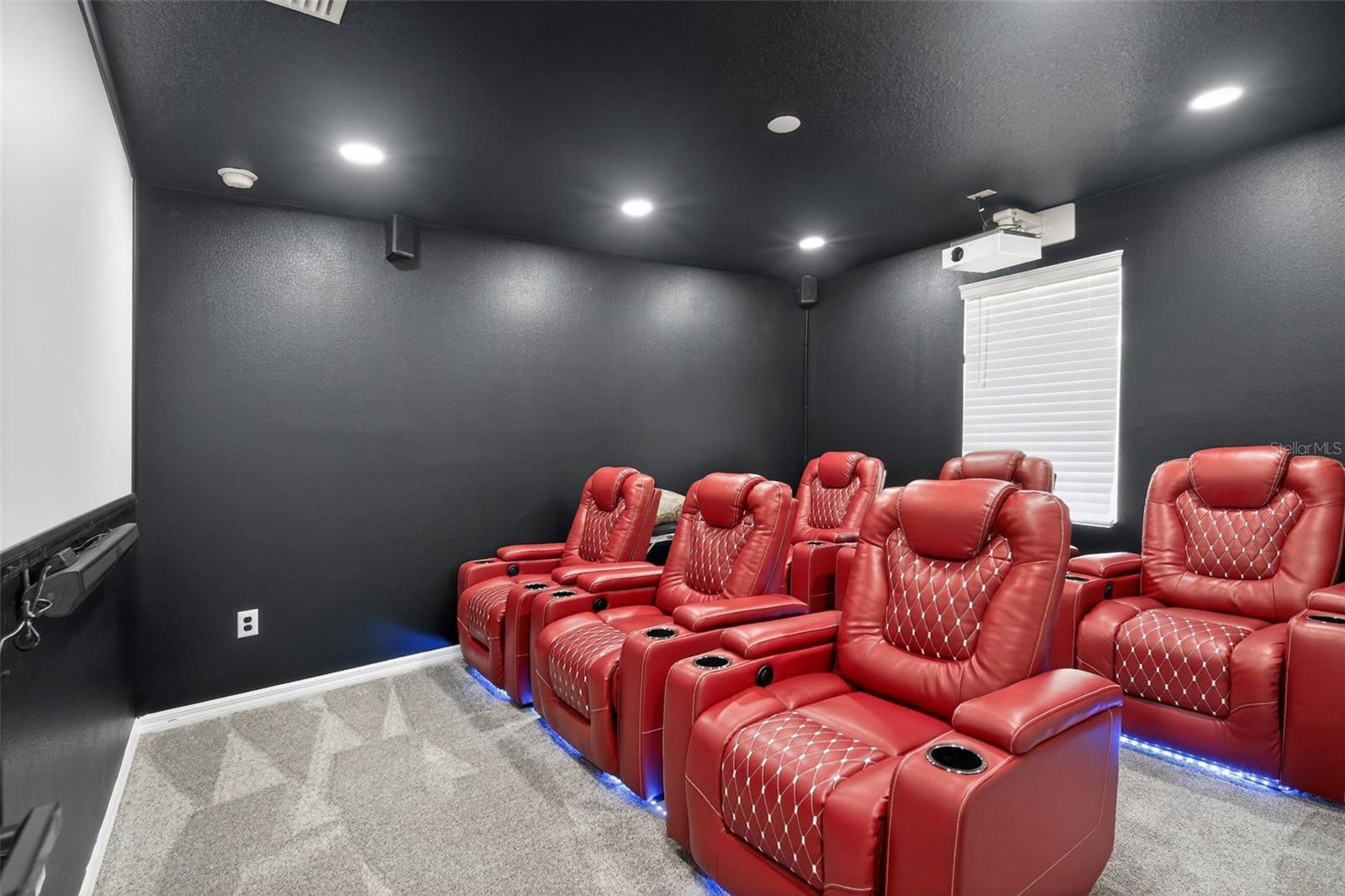 WILLIAMS POINTE - Residential