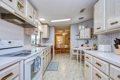 COLONY HILLS COMMUNITY - Residential