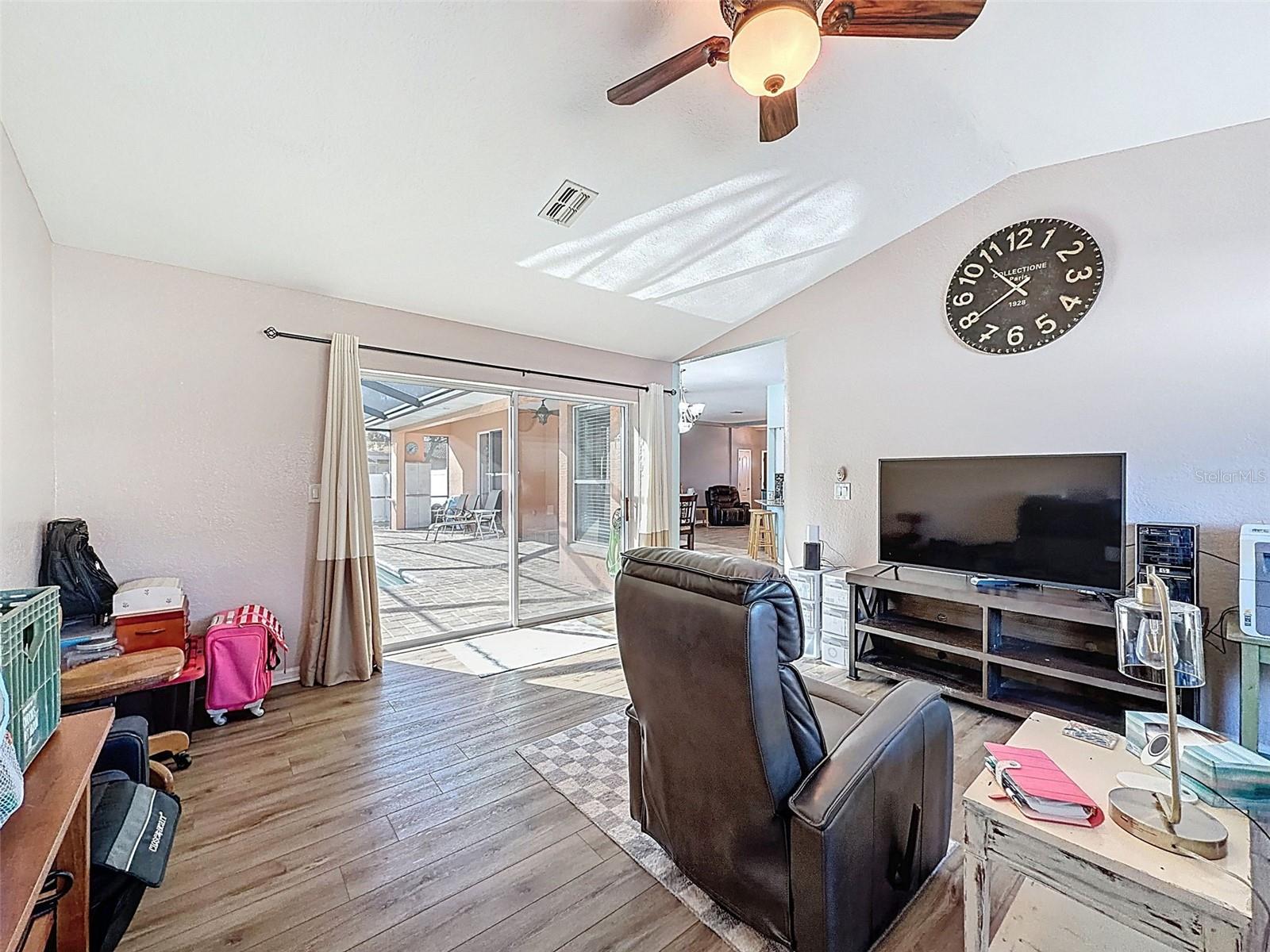 RIVER COUNTRY ESTATES - Residential