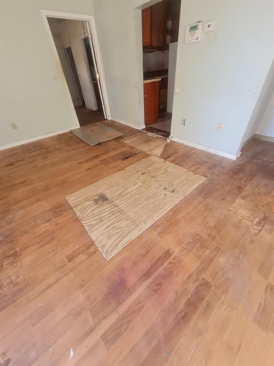 PINE KNOLL - Residential