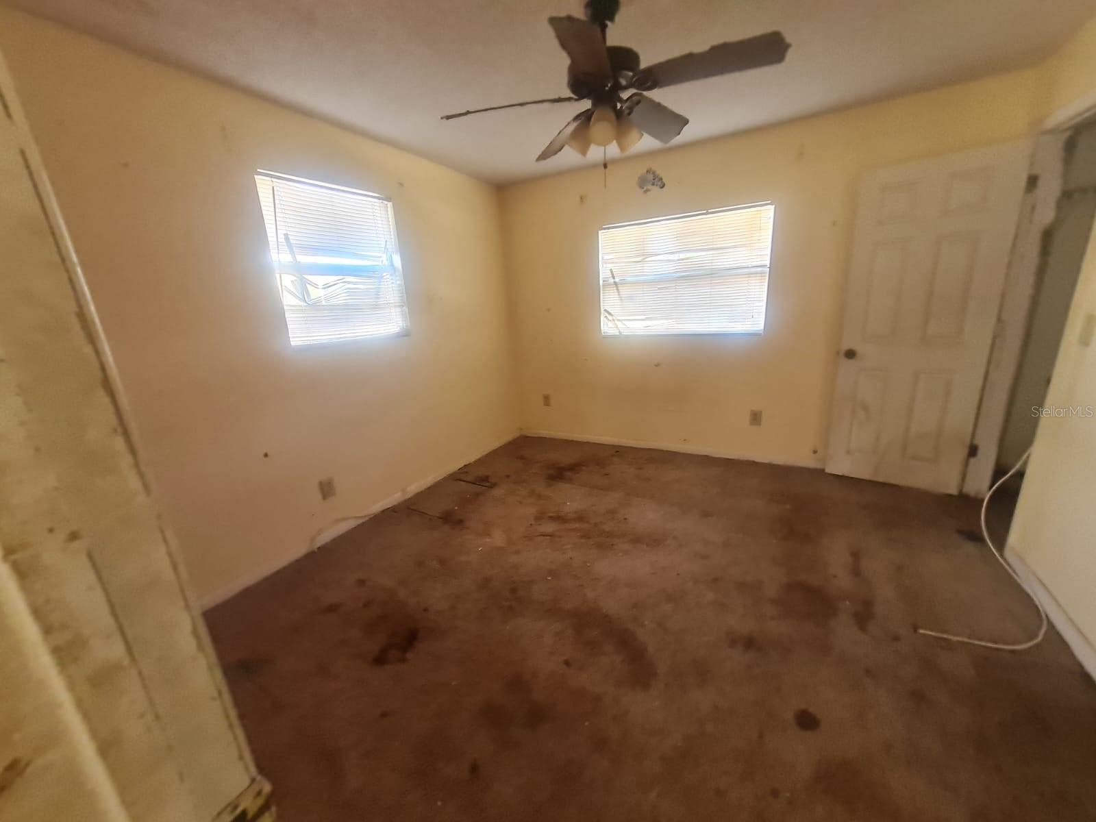 PINE KNOLL - Residential