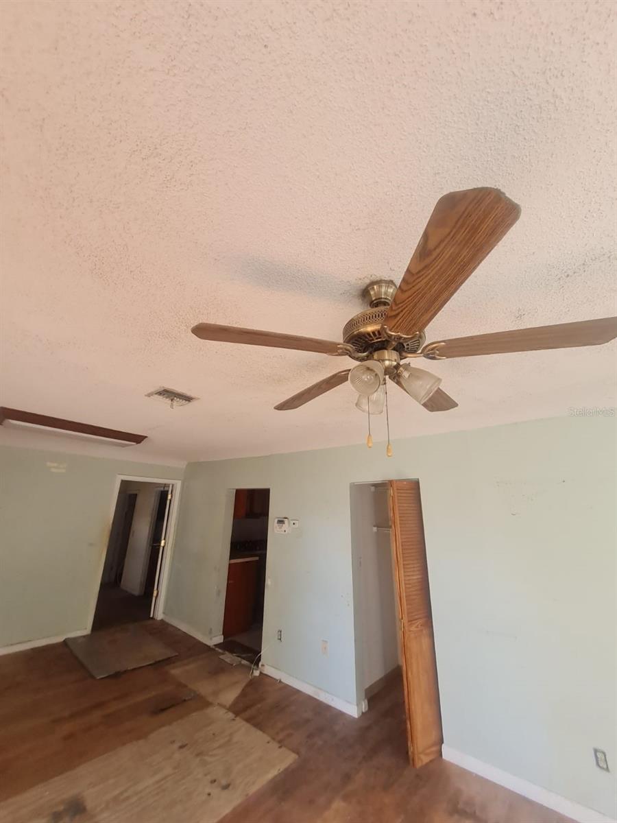 PINE KNOLL - Residential