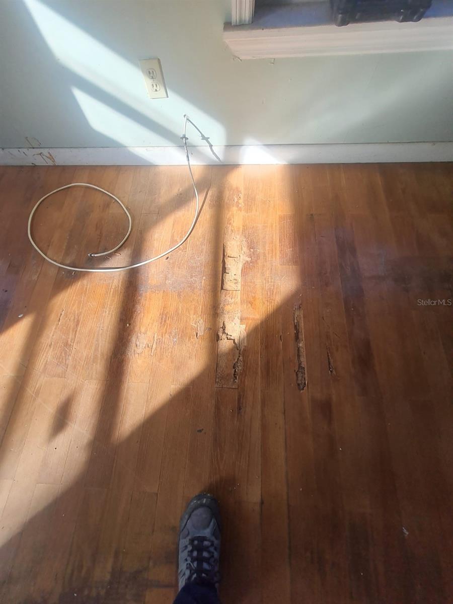 PINE KNOLL - Residential