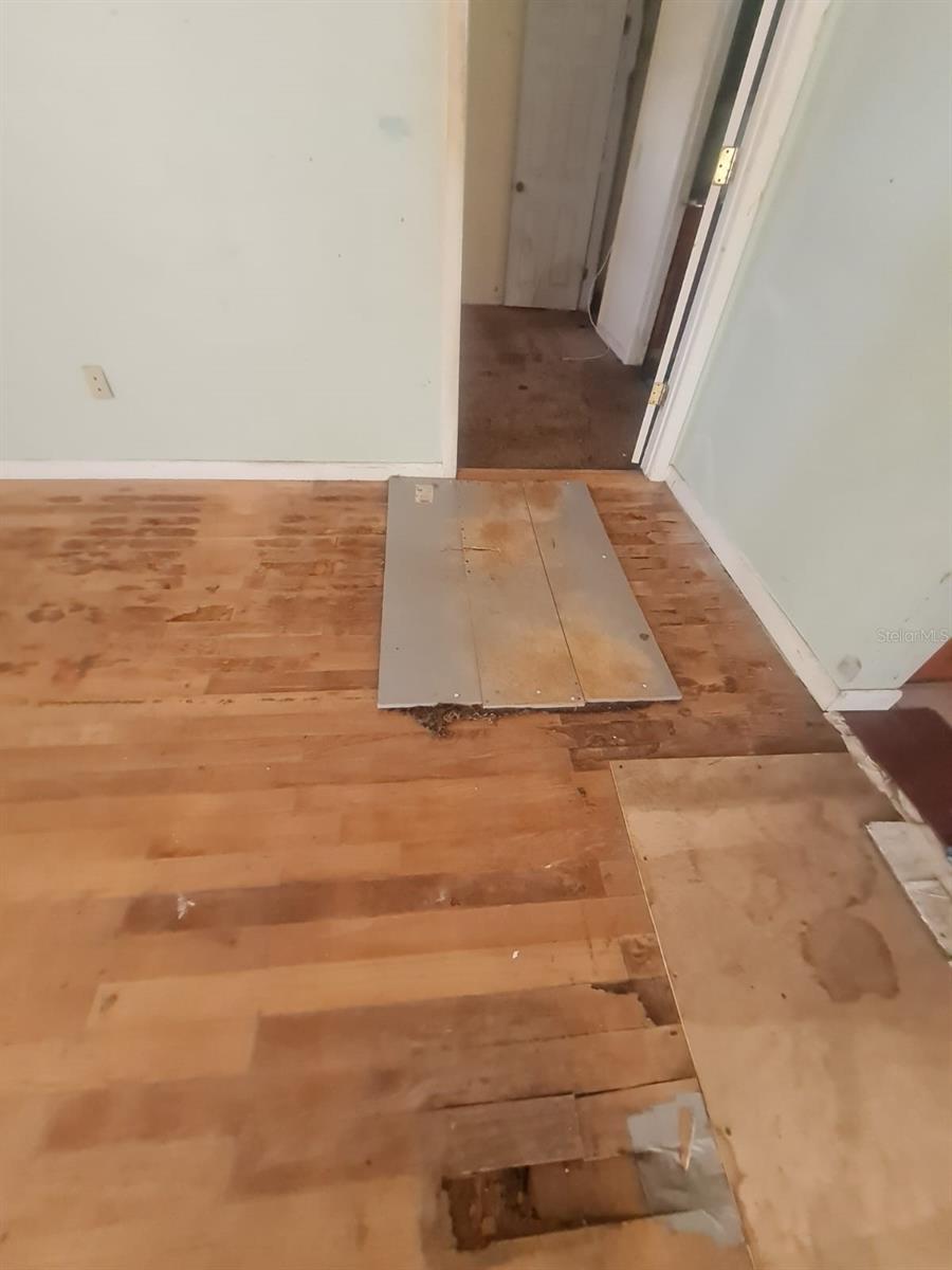 PINE KNOLL - Residential