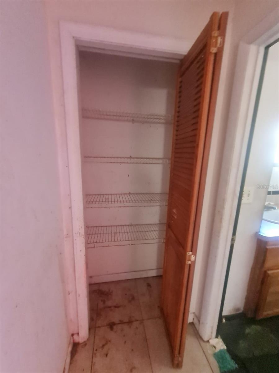 PINE KNOLL - Residential