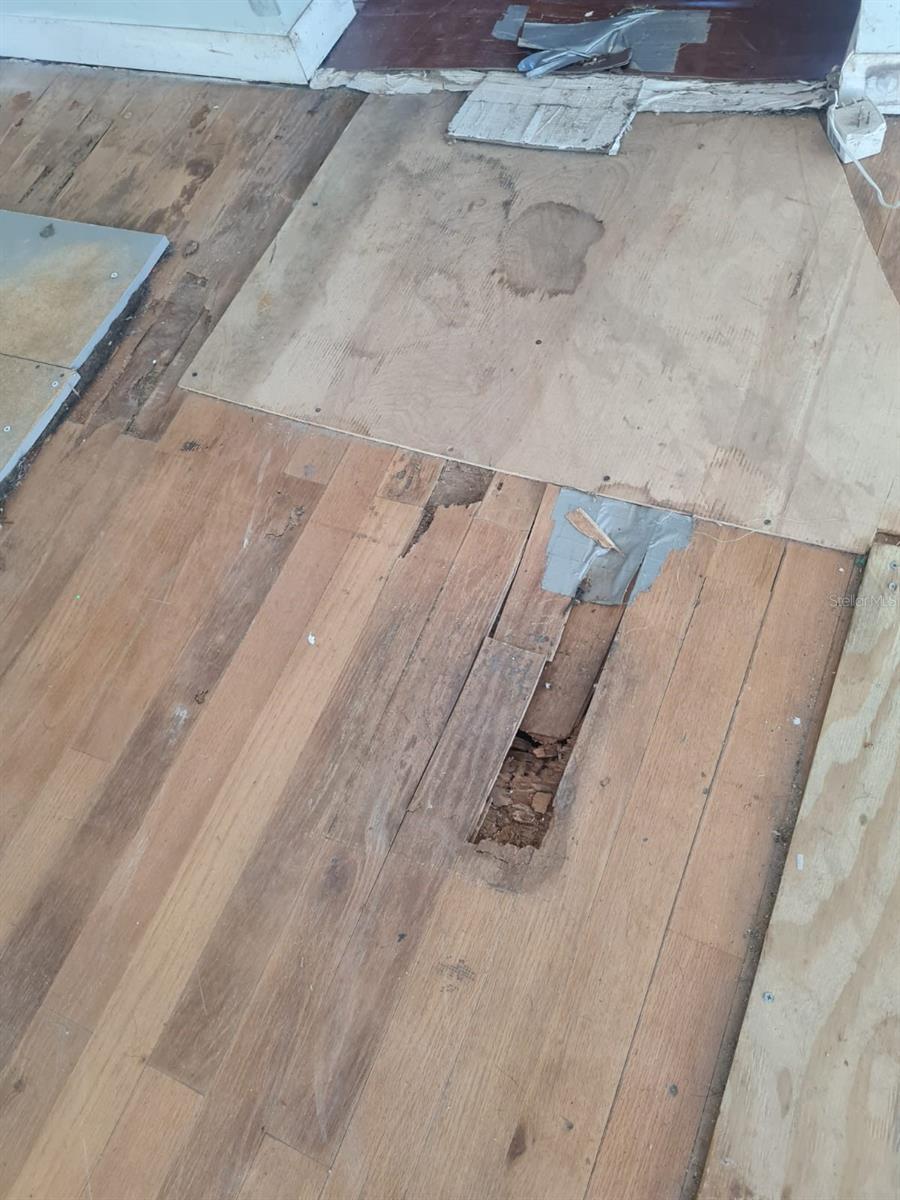 PINE KNOLL - Residential