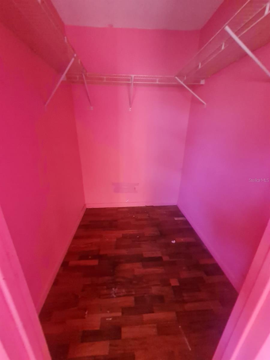 PINE KNOLL - Residential