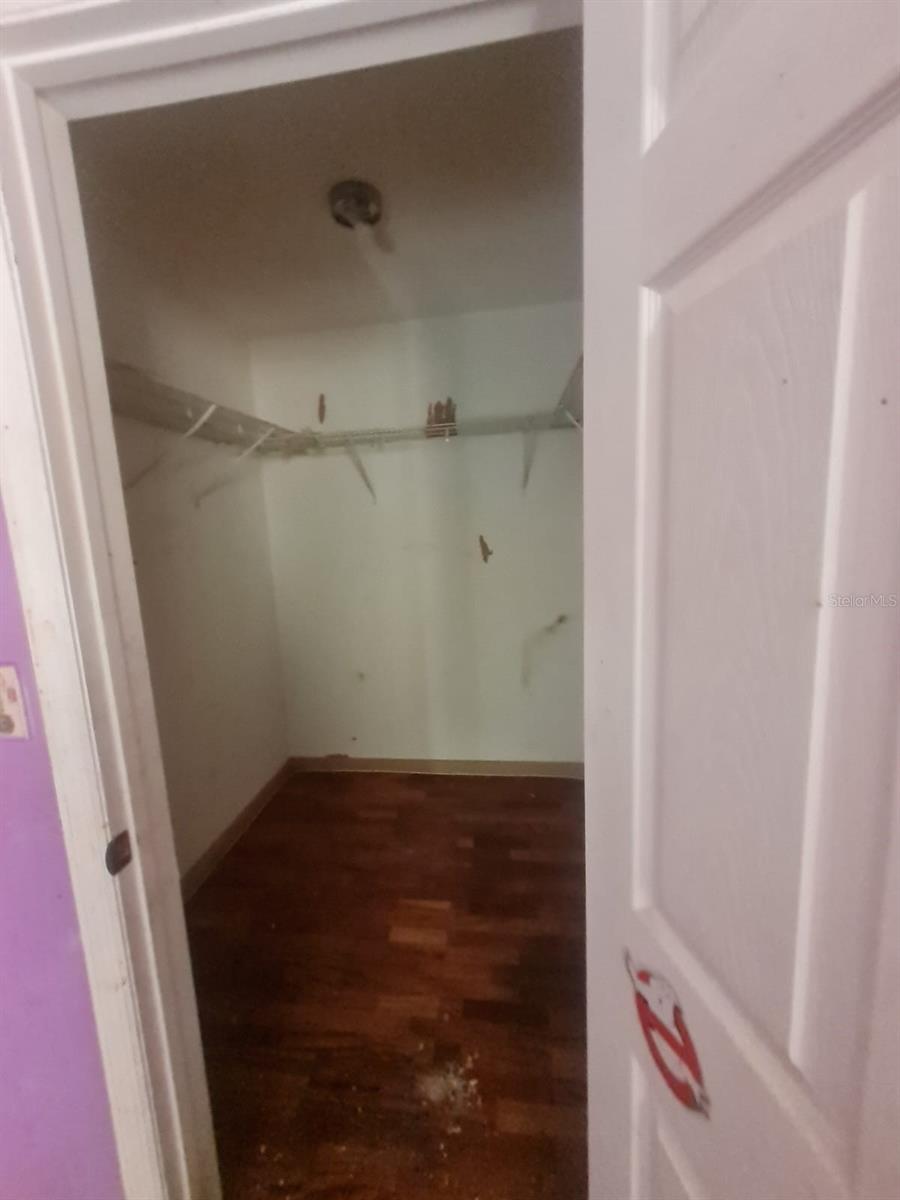 PINE KNOLL - Residential