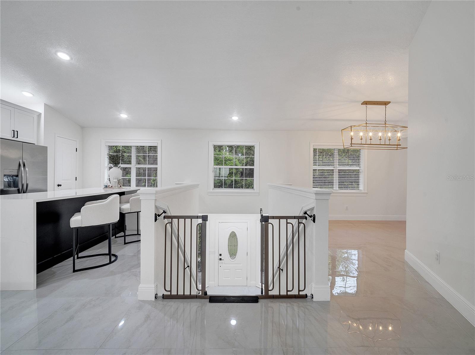 2525 RIDGEWAY DRIVE