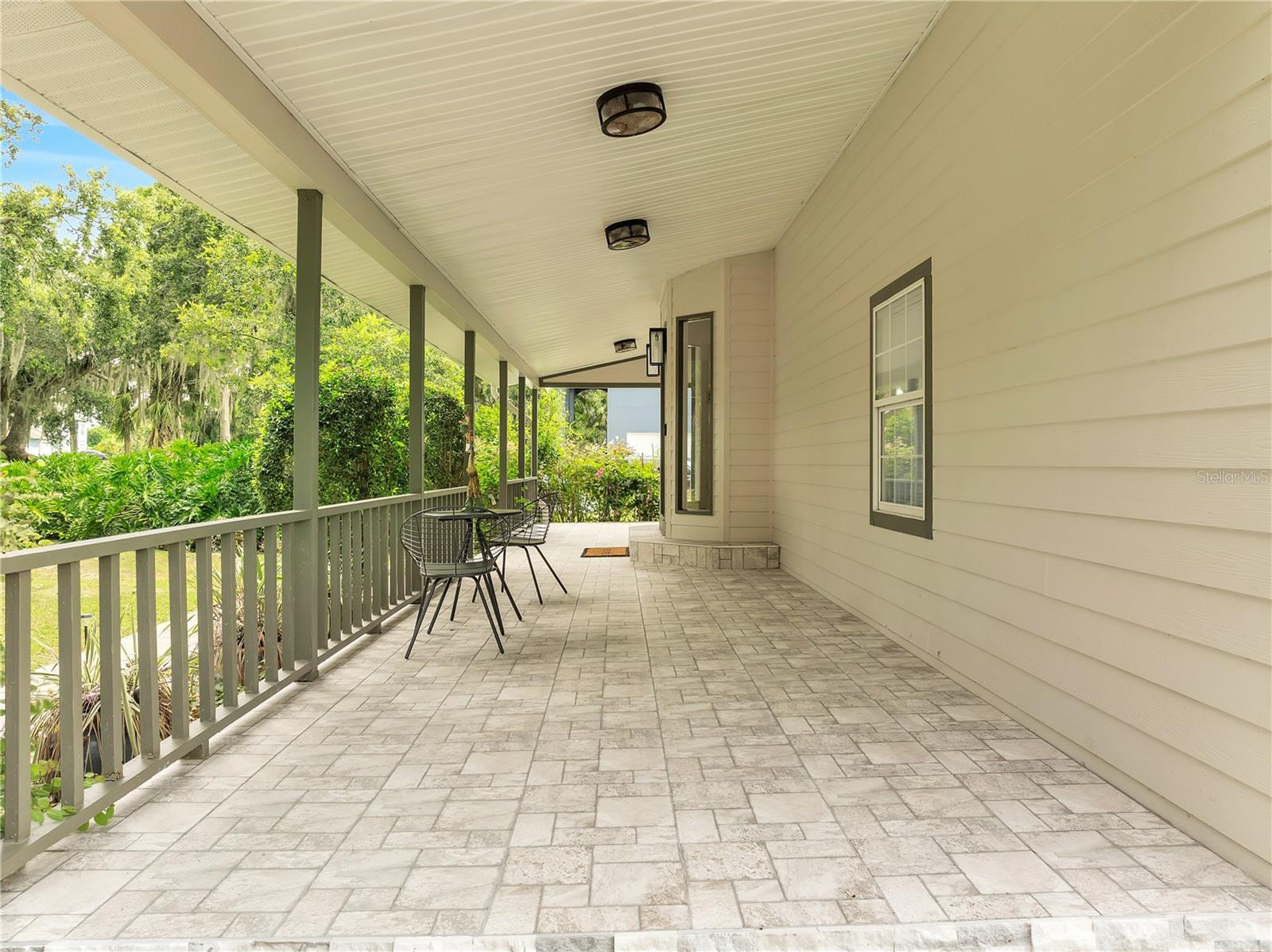2525 RIDGEWAY DRIVE