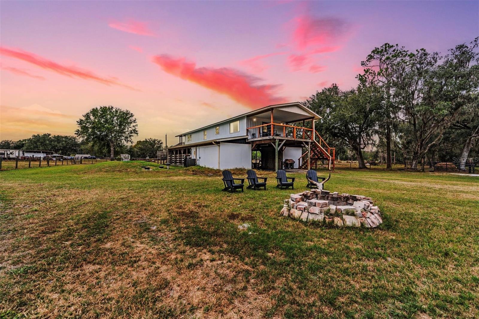 FOUR OAKS FARM - Residential