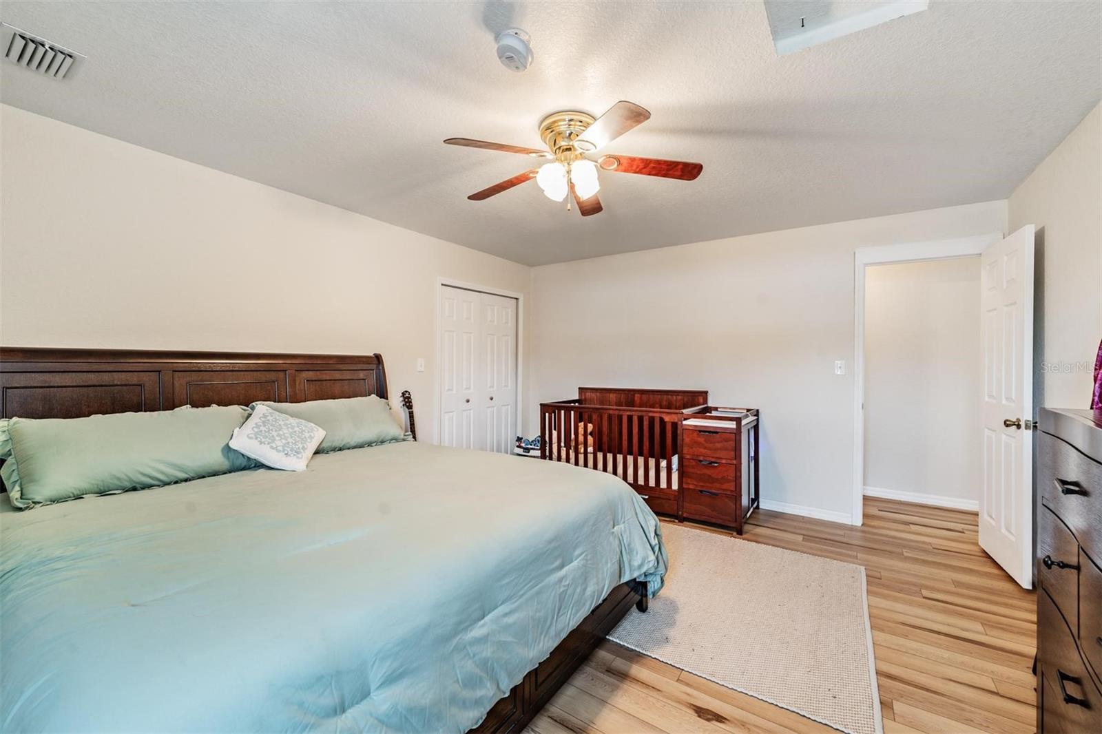 FOUR OAKS FARM - Residential