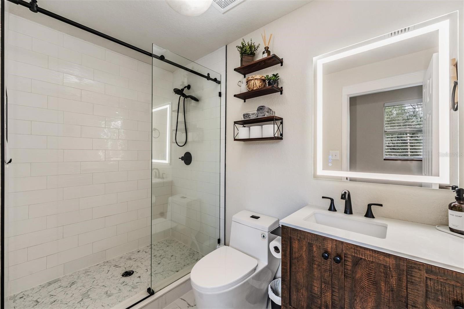 FOUR OAKS FARM - Residential