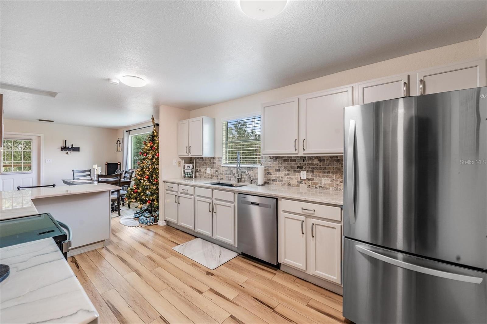 FOUR OAKS FARM - Residential