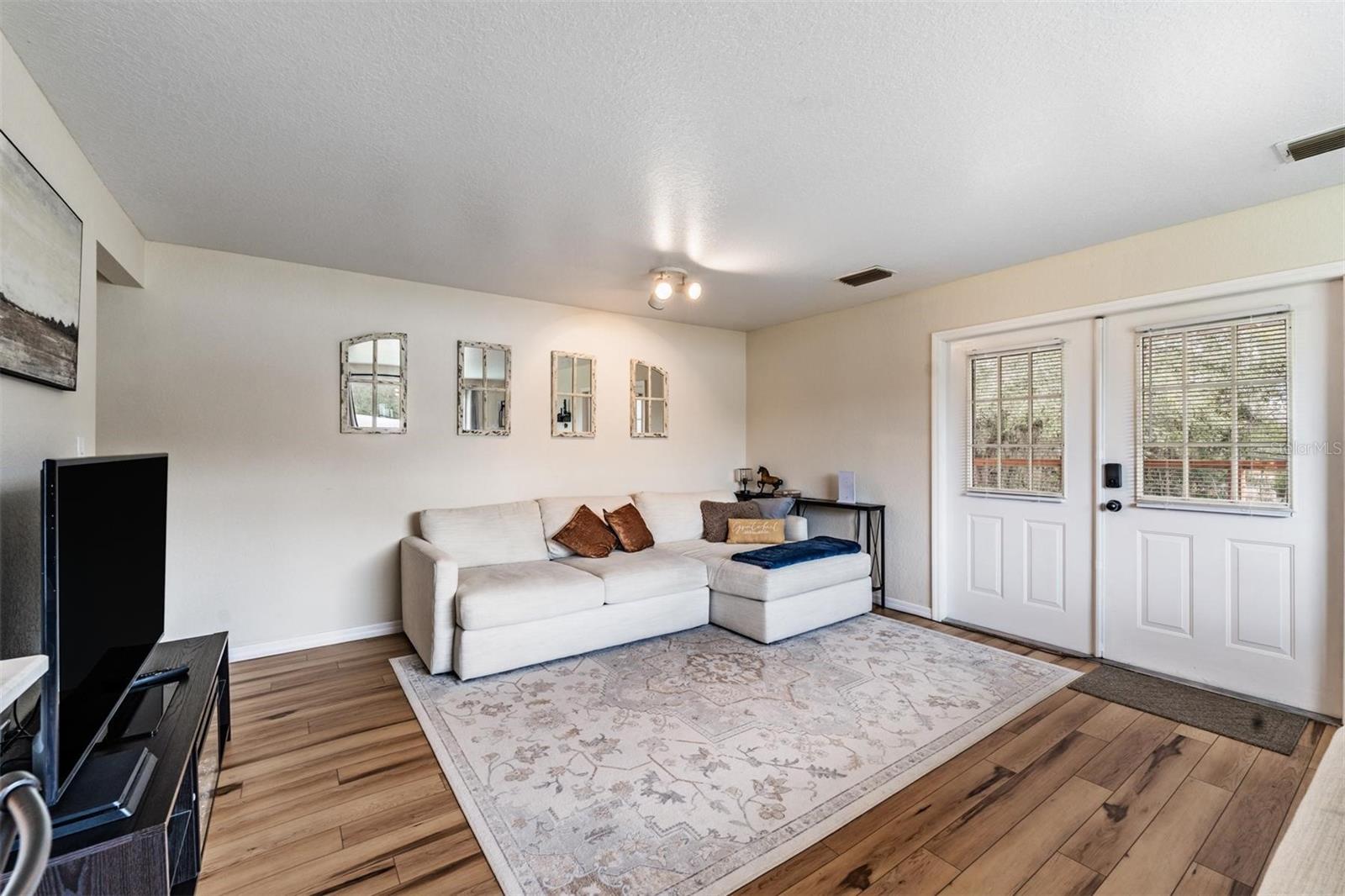 FOUR OAKS FARM - Residential