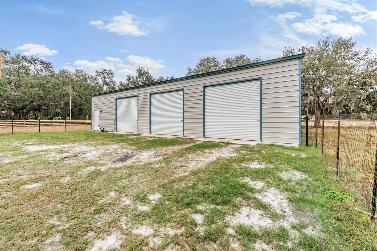 FOUR OAKS FARM - Residential