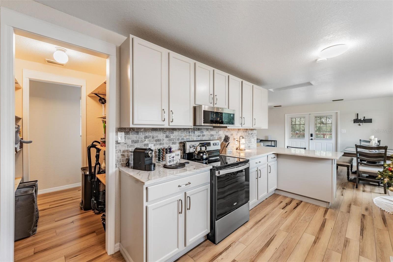 FOUR OAKS FARM - Residential