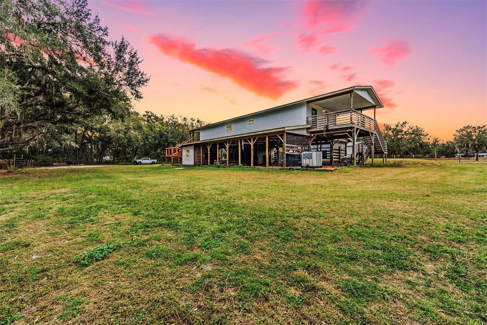 FOUR OAKS FARM - Residential