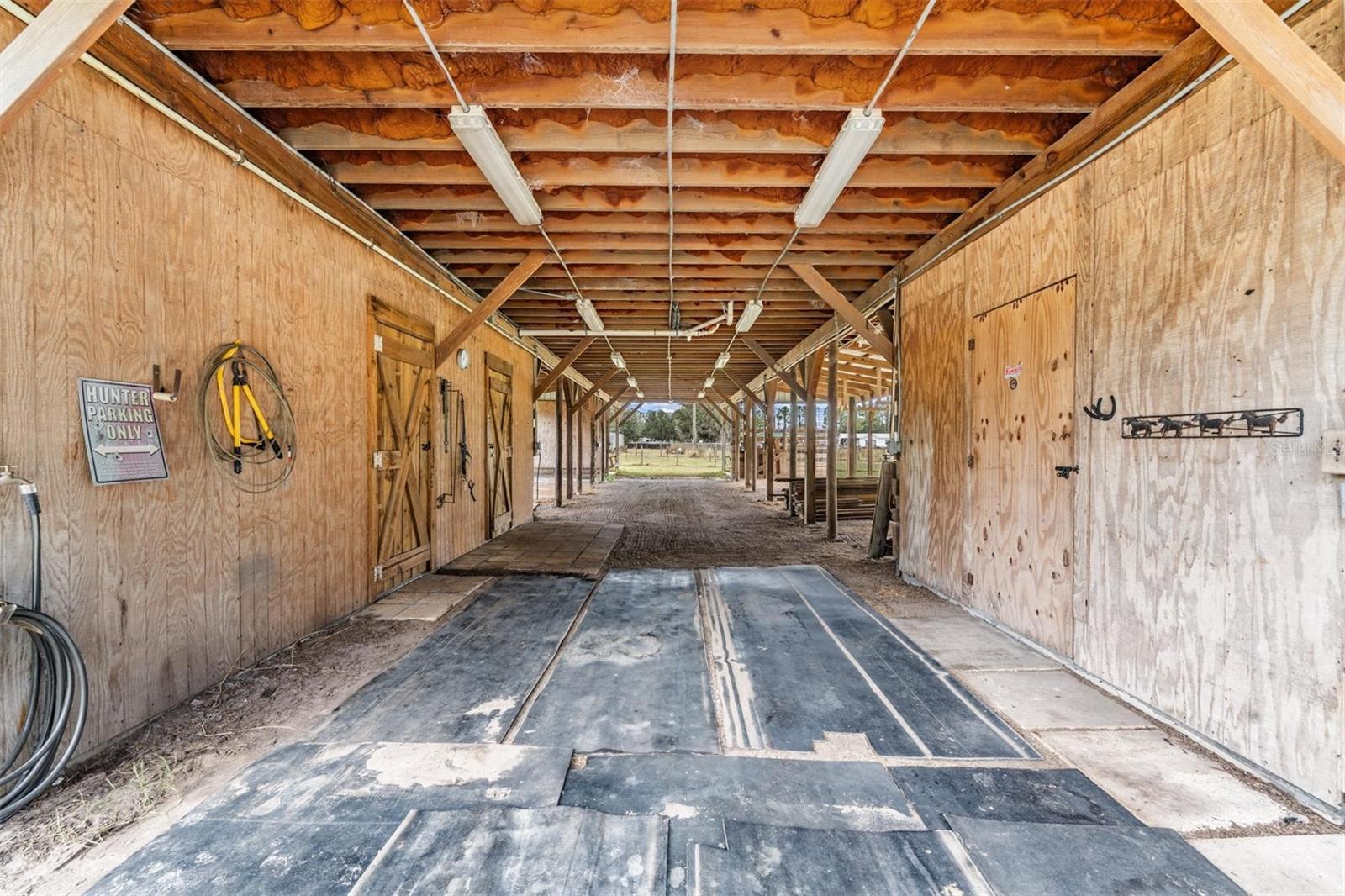 FOUR OAKS FARM - Residential