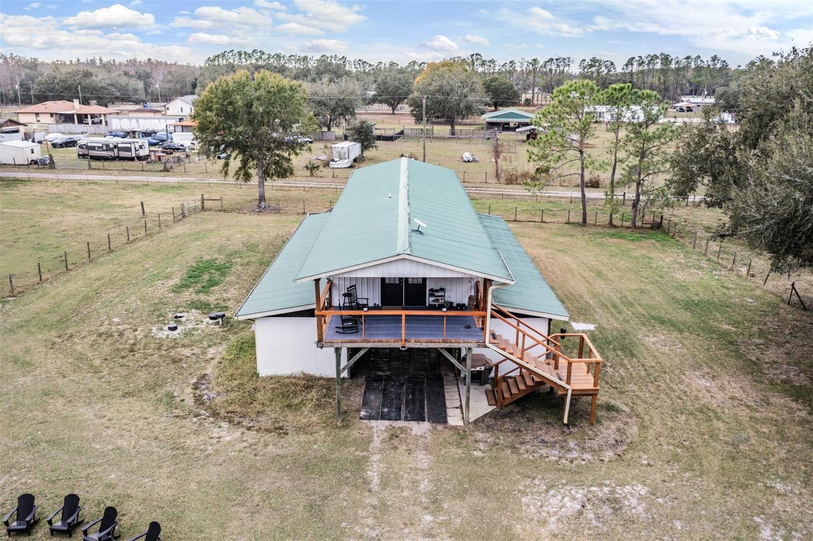 FOUR OAKS FARM - Residential