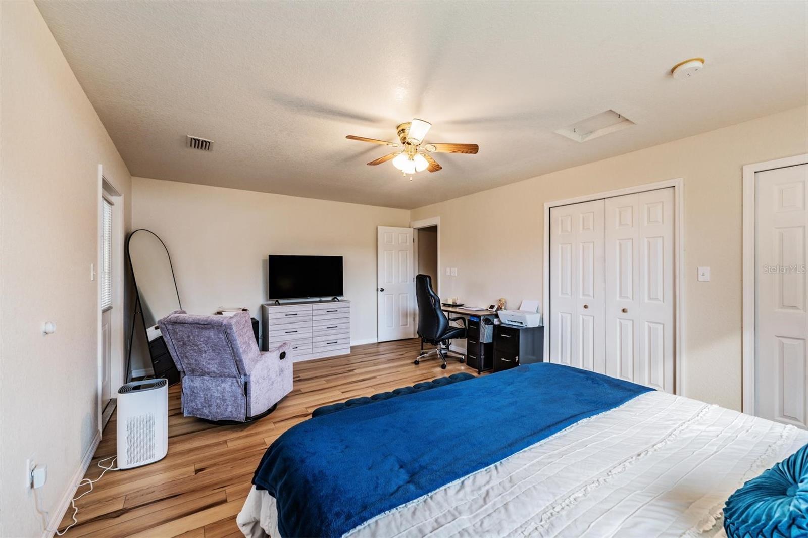 FOUR OAKS FARM - Residential