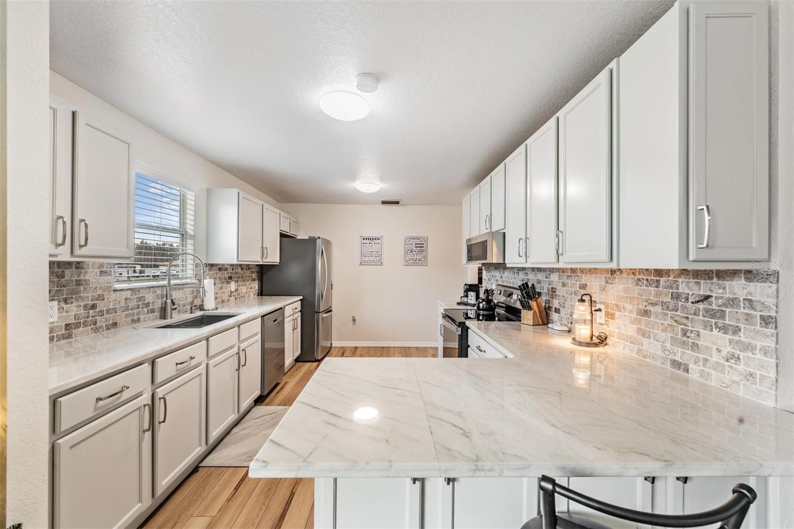 FOUR OAKS FARM - Residential