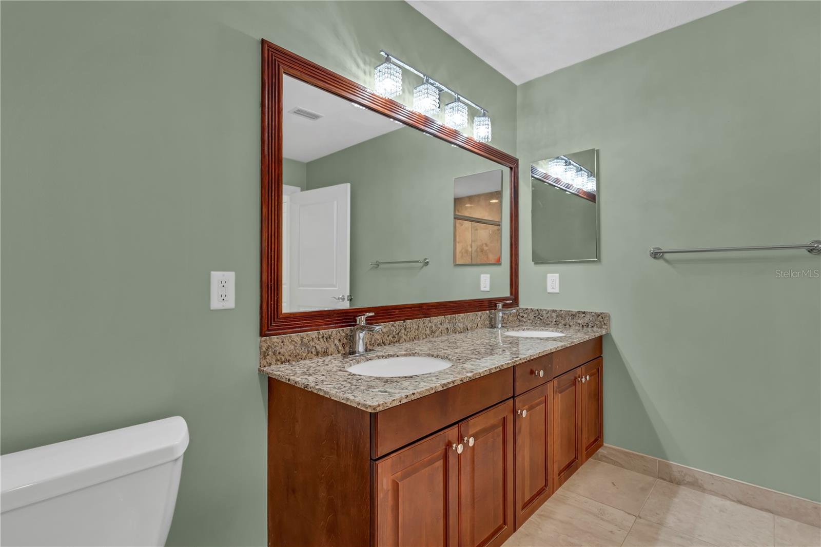 STATION SQUARE CONDO - Residential Lease