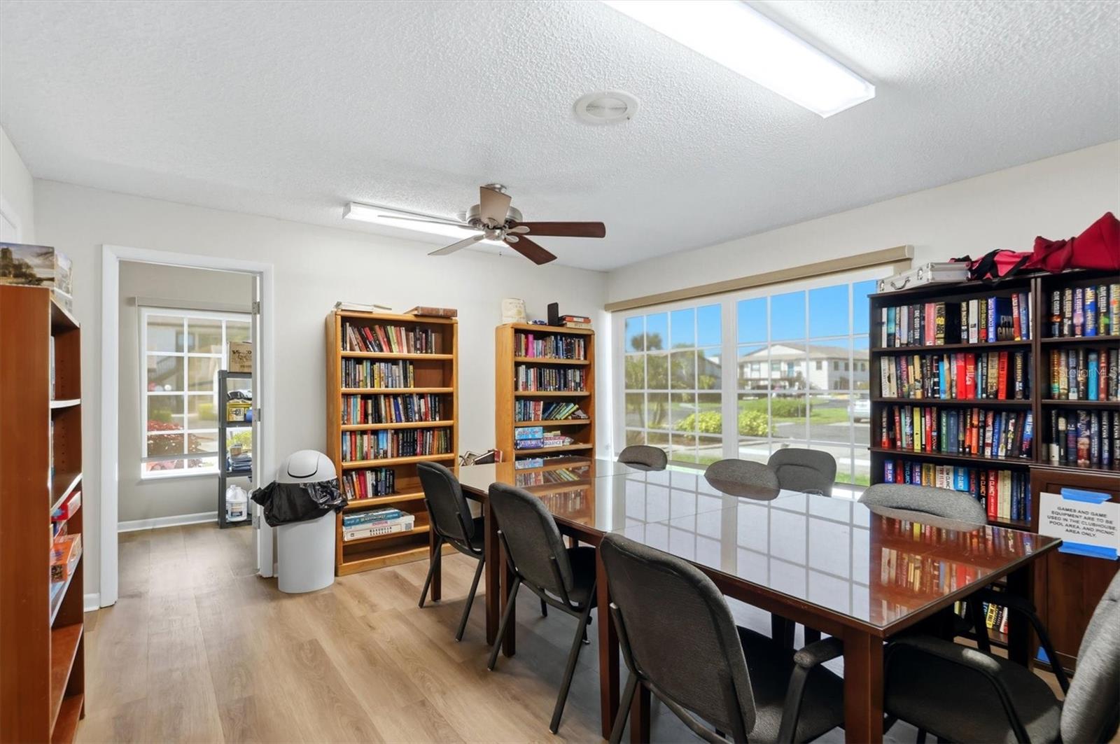 COUNTRY VILLAGE SEC 14 CONDO - Residential