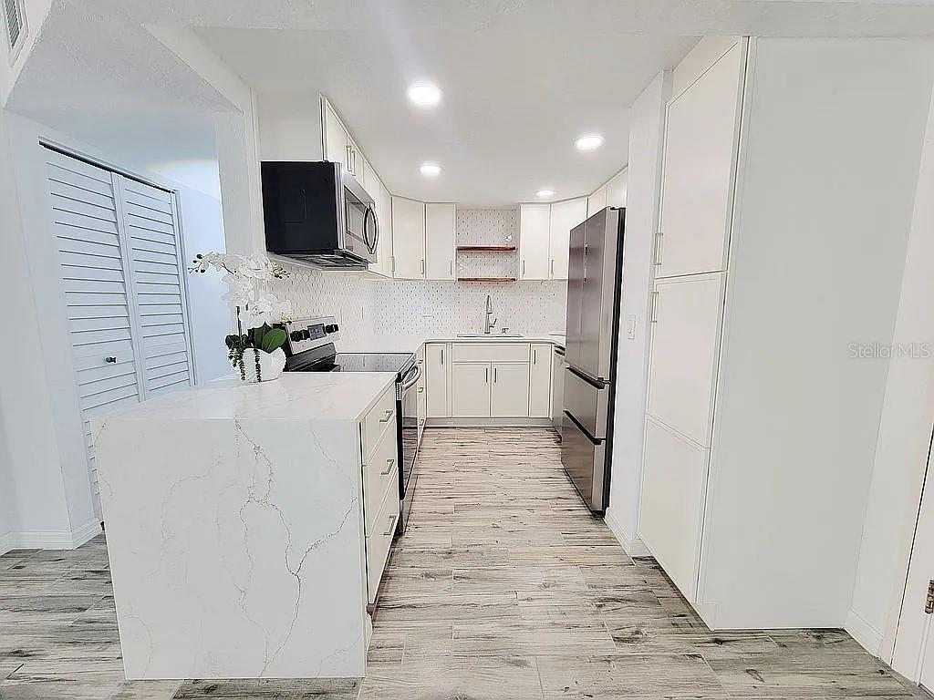 REGENCY PLAZA CONDO - Residential Lease