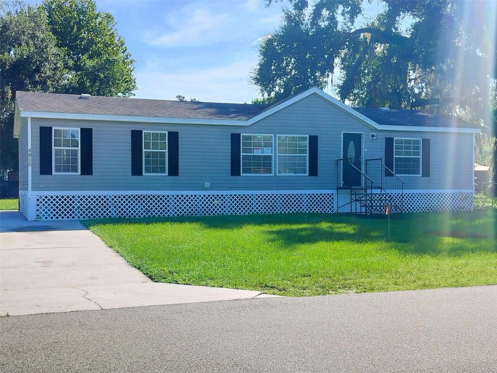 Welcome Home to this 3 bedroom/2 bath home on a spacious quarter-acre lot. LVP flooring throughout and fresh paint makes this one move-in ready! Open floor plan with living and dining areas near the kitchen, the heart of the home. Primary bath features double vanities, soaking tub and separate walk-in shower. Ample room for your outdoor toys, think RV, Boat, FUN FUN FUN.
Love where you live!
