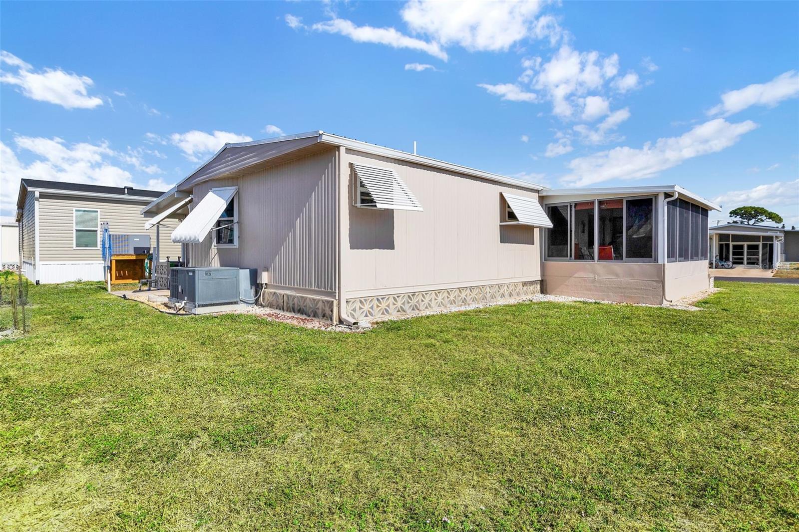 LA CASA MHP CO-OP - Residential