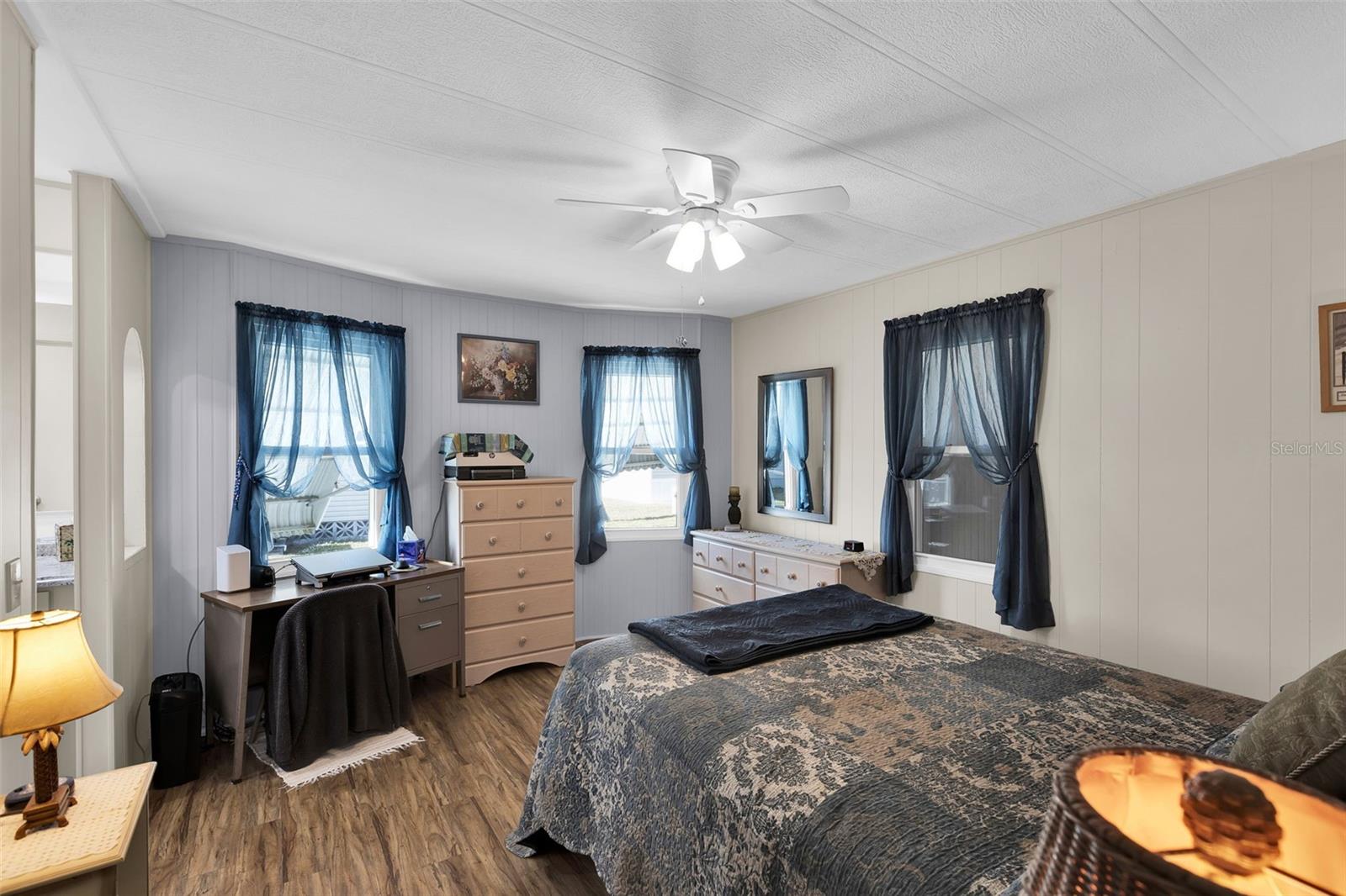 LA CASA MHP CO-OP - Residential